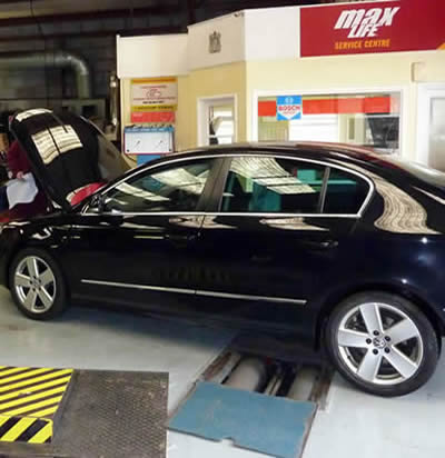 Image: Car on Rolling Road